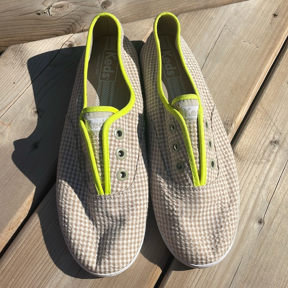 Like new khaki tan gingham pull-on Keds with florescent trim